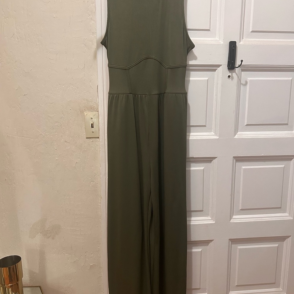Olive Green Sleeveless Jumpsuit